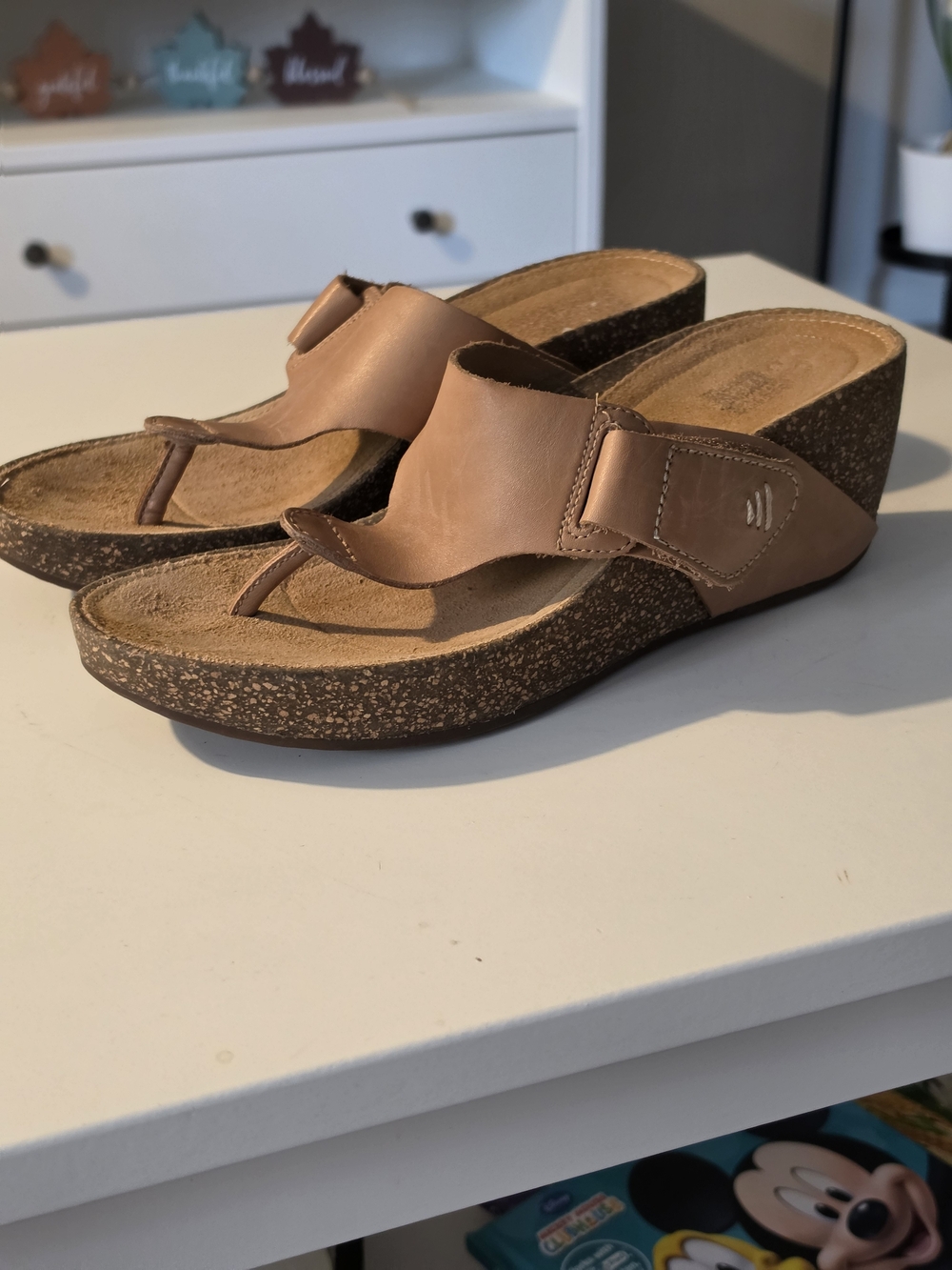 Clarks Women's Brown Leather Wedge Thong Sandals - Picture 2 of 8